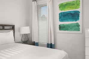 4 عدّة غرف نوم ومكواة/لوح كي وواي فاي وملاءات أسرّة