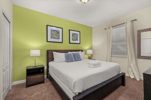 9 عدّة غرف نوم ومكواة/لوح كي وواي فاي وملاءات أسرّة