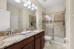 Shower, hair dryer, towels - Spacious villa w/ pool, hot tub & game room (Four Corners)