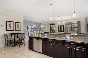 Interior - Spacious villa w/ pool, hot tub & game room (Four Corners)