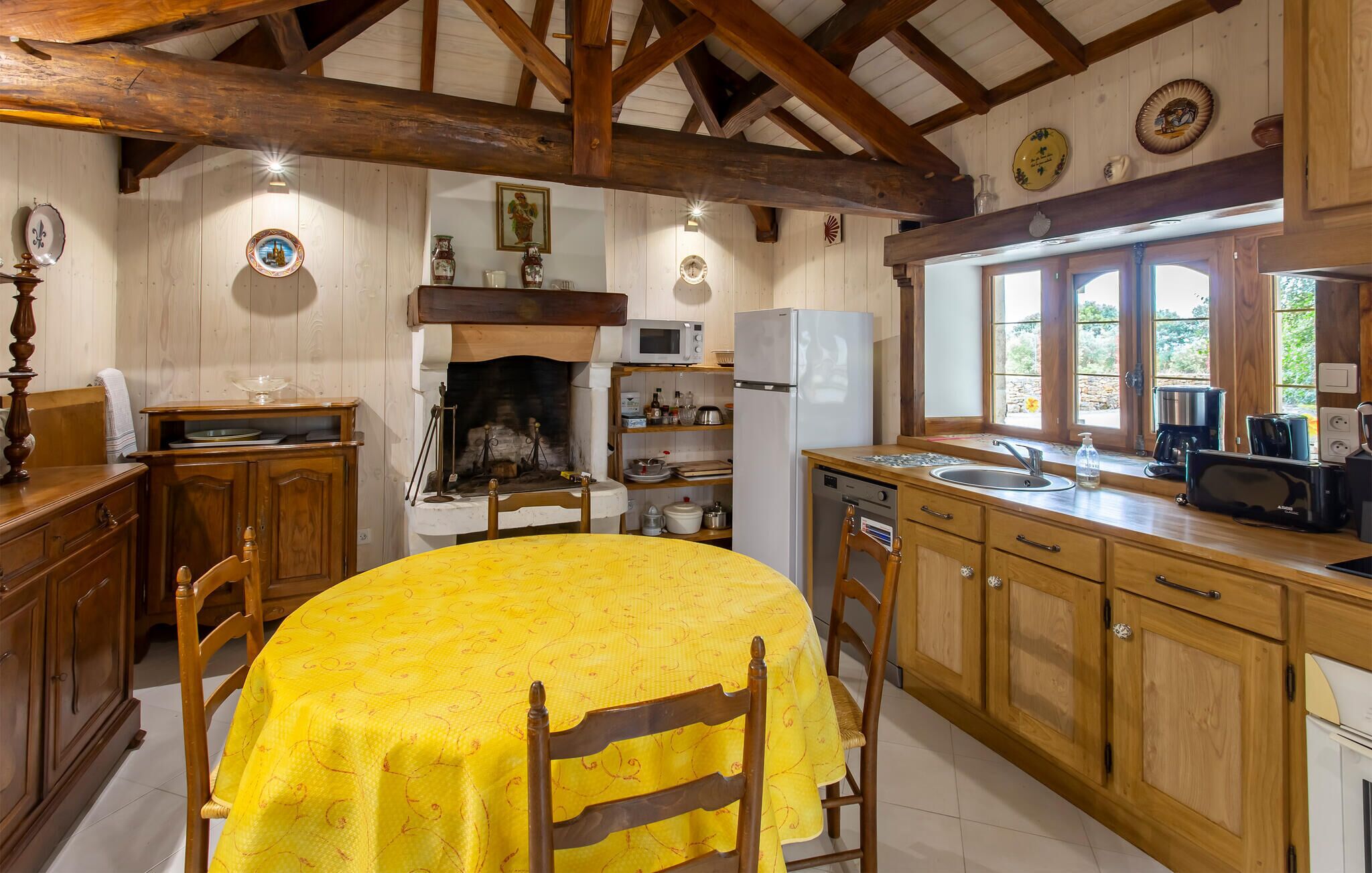 Réfrigérateur, four, plaque de cuisson, lave-vaisselle