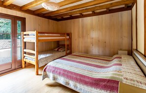 3 多间卧室、熨斗/熨衣板、旅行婴儿床