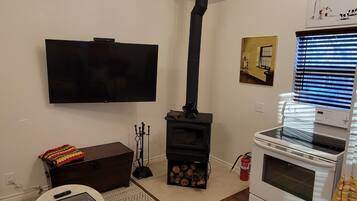 Smart TV, fireplace, DVD player