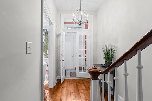 4BR Historic Home · Riverfront · Near Hersheypark