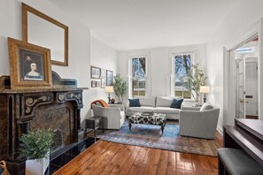 Interior - 4BR Historic Home · Riverfront · Near Hersheypark (Harrisburg)