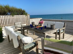 Outdoor dining - Rox: Luxury West Wittering Beachfront Home – Sleeps 12, 5 Bedrooms (West Wittering)