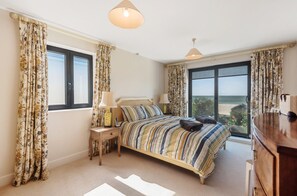Desk, iron/ironing board, travel cot, WiFi - Fleetwood: East Wittering Beachfront Home – Sleeps 12, Sea Views & Garden (East Wittering)
