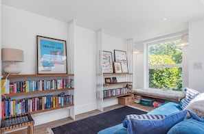 Interior - Sleeps 10 | Beach House 200m from Sea | Walk to East Wittering (West Wittering)
