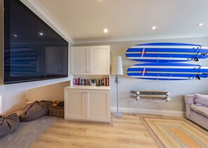 Interior - Seascape: Bracklesham Bay Beachfront Home – Sleeps 6, Coastal Views (Bracklesham Bay)