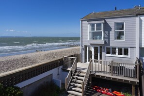 Terrace/patio - Seascape: Bracklesham Bay Beachfront Home – Sleeps 6, Coastal Views (Bracklesham Bay)