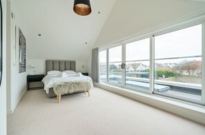 Iron/ironing board, travel cot, WiFi, bed sheets - Cirrus: Modern Coastal Home in East Wittering – Sleeps 8, Perfect for Families (West Wittering)