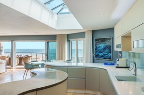 Fridge, microwave, oven, dishwasher - The Waterfront: Luxury Bracklesham Bay Beachfront Home – Sleeps 8 (Bracklesham Bay)
