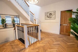 Interior - Deluxe City Centre Apartment| next to Ivy Asia (West Yorkshire)