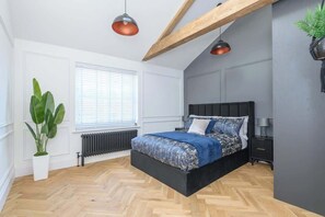 Bügeleisen/Bügelbrett, Reisekinderbett, WLAN, Bettwäsche