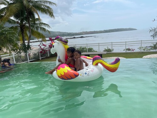 Kids paradise 2 rooms in villa with AC in Playa Vacamonte