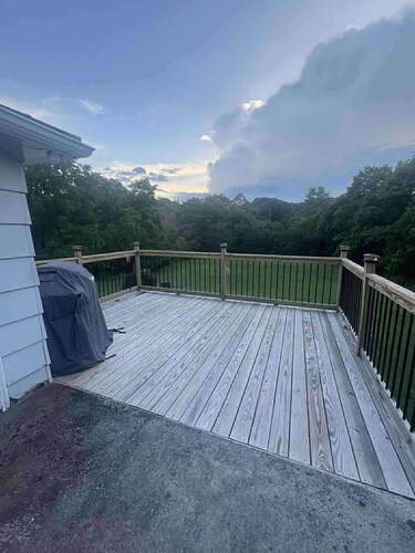 Be at home and bring your pet, close to Trails and amenities but private