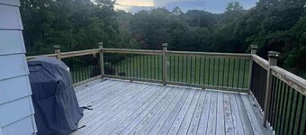 Be at home and bring your pet, close to Trails and amenities but private