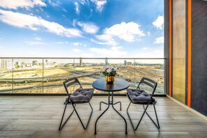 Dining - Stylish JVC Apt with Pool & Gym (Dubai)