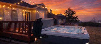 Spacious Retreat - Game Room, Theatre, Sauna, BBQ