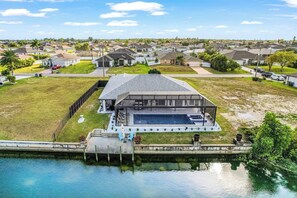 Exterior - Luxury Coastal Living with Water Views, Pool & Spa (Cape Coral)
