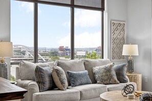 TV - Luxurious Downtown High floor Corner-2bd2bth-#420- Parking included (Nashville)