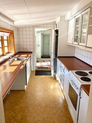 Family Townhome, Partial Sea View, Oceanfront | Private kitchen - GBH - Central Skagen Townhouse (Skagen)