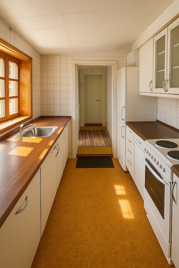 Family Townhome, Partial Sea View, Oceanfront | Private kitchen - GBH - Central Skagen Townhouse (Skagen)