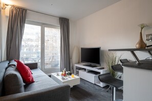 TV - T1bis avec balcon à Boulogne - Welkeys (Boulogne-Billancourt)