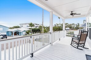 Terrace/patio - Salty Sunrise - Your Private Heated Pool Paradise In Indian Rocks Beach Only Minutes To The Beach (Indian Rocks Beach)