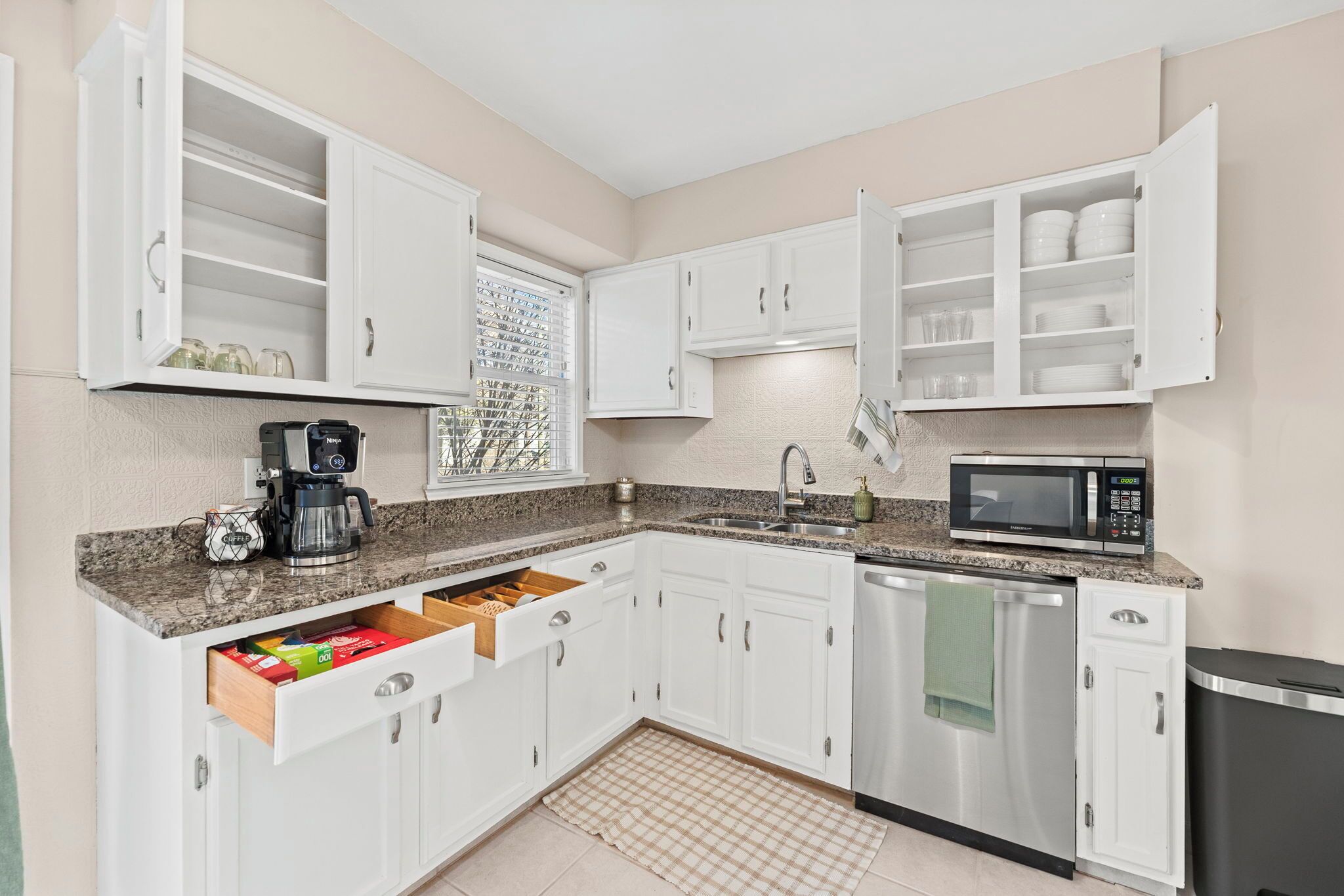 Microwave, oven, stovetop, dishwasher