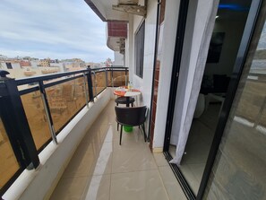 Outdoor dining - ALAMDIES APPART 2 BEDROOMS HOUSE (Dakar)