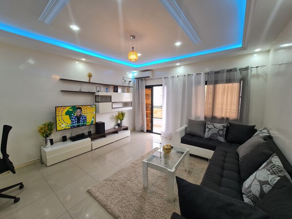 Living area - ALAMDIES APPART 2 BEDROOMS HOUSE (Dakar)