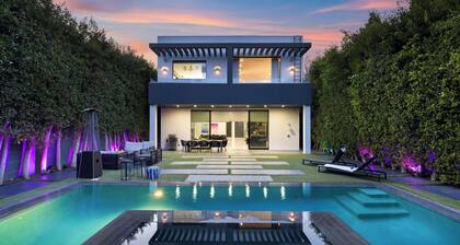 Private LA Retreat w/ Pool, Hot Tub & Fire Pit Near Melrose Ave The Martel House by Avantstay