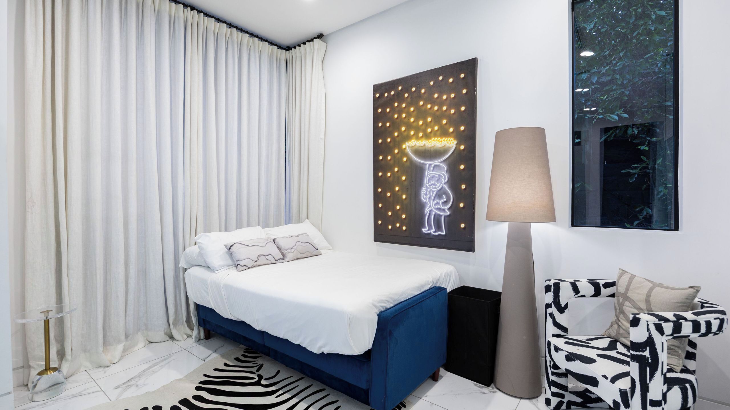 House (6 Bedrooms) | Interior
