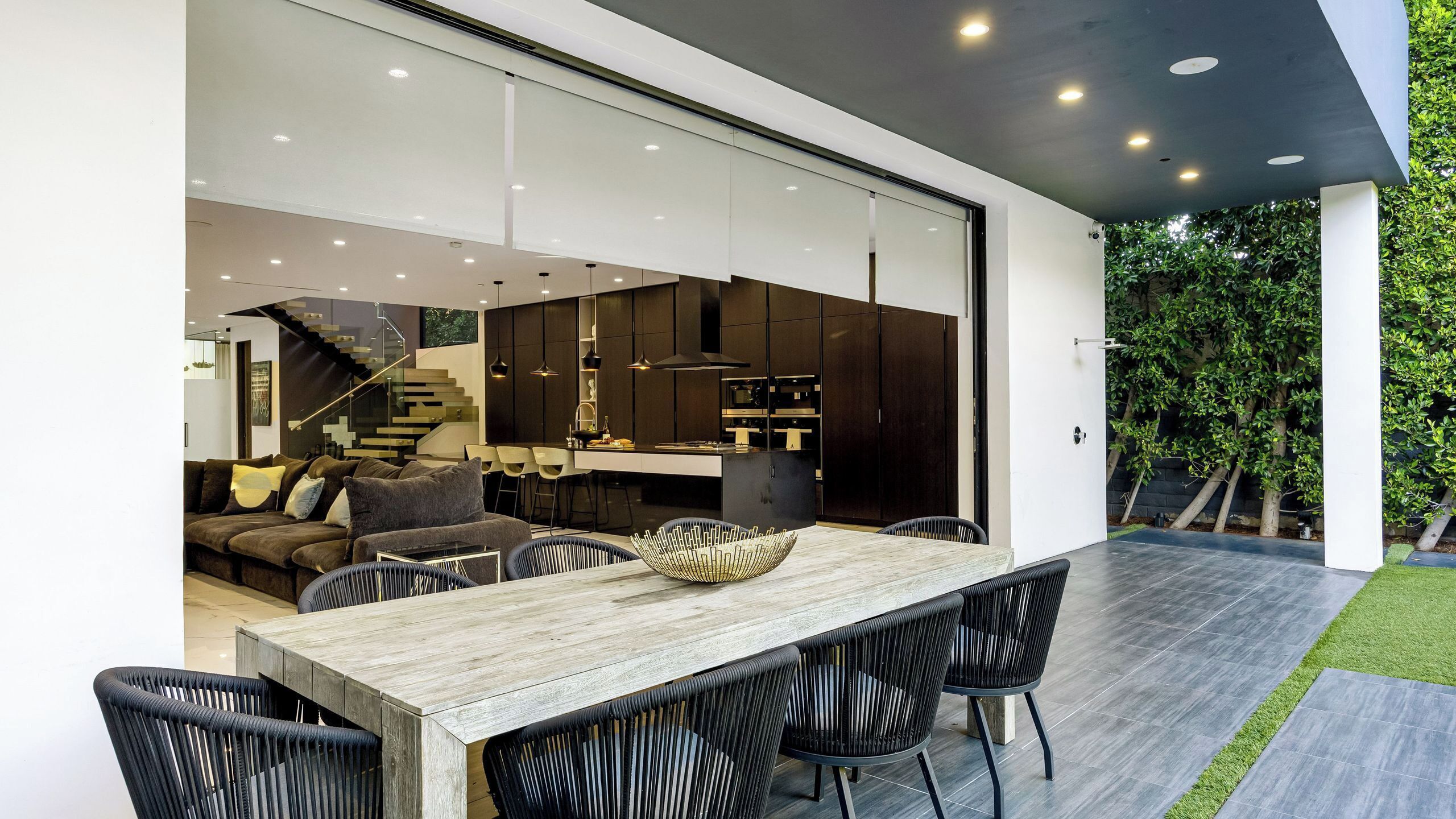 House (6 Bedrooms) | Interior