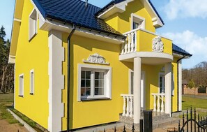 Exterior - Awesome home in Nowe Warpno with WiFi (Nowe Warpno)