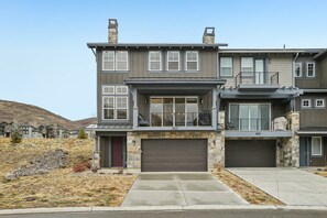 Exterior - Luxury Mountain Modern Townhome | Deer Valley Views + Jordanelle Access (Hideout)