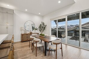 Dining - Luxury Mountain Modern Townhome | Deer Valley Views + Jordanelle Access (Hideout)