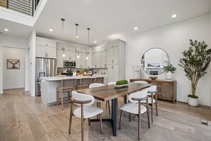 Dining - Luxury Mountain Modern Townhome | Deer Valley Views + Jordanelle Access (Hideout)