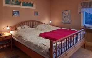 2 bedrooms, free WiFi - Lovely home in Ljungskile with WiFi (Ljungskile)