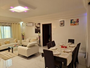 Dining - STUDIO HAPPY HOME (Dakar)