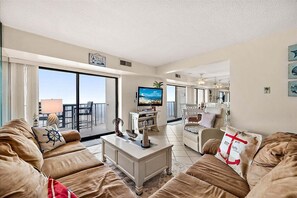 TV - 2 BR Condo w/ Sunrise and Sunset Views (Ocean City)