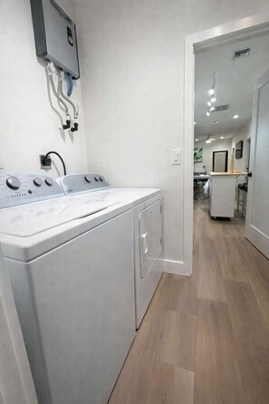 Interior - Modern 2BR/2BA Furnished Home w/Dedicated Workspace & Fast WIFI Seminole Heights (Tampa)