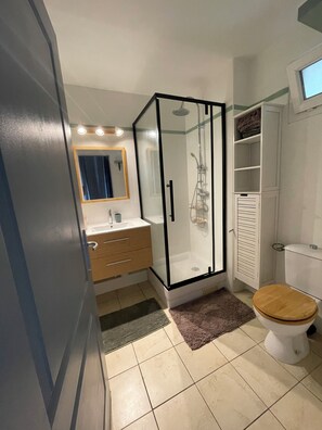 Shower, hair dryer, towels - Studio avec vue sur la Marina (Le Marin)