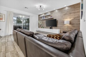 Smart TV, table football - 4715 SH - Storey Lake Hideaway 6BR Mansion Private Pool (Kissimmee)
