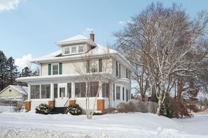 المنشأة من الخارج