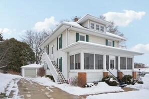 Exterior - Charming, Historic Farmhouse near Madison (Waterloo)