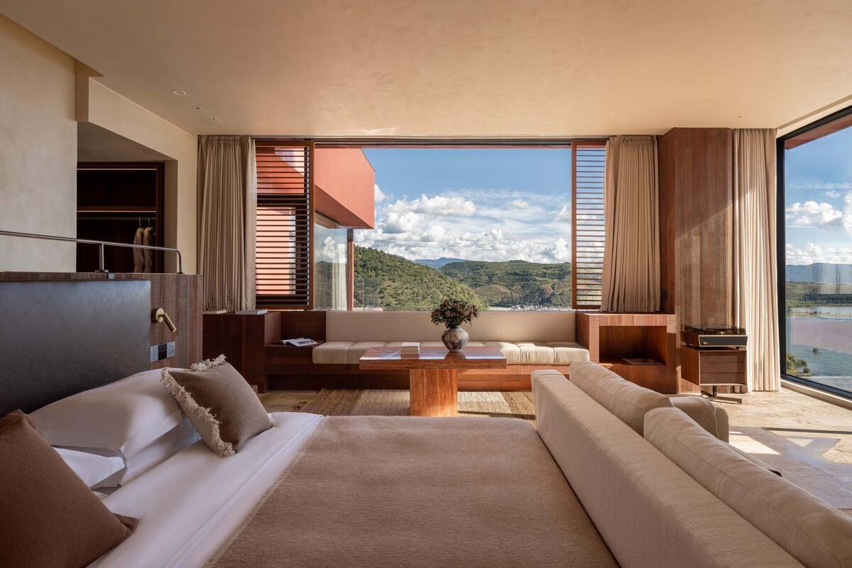 Minibar, desk, laptop workspace, blackout curtains