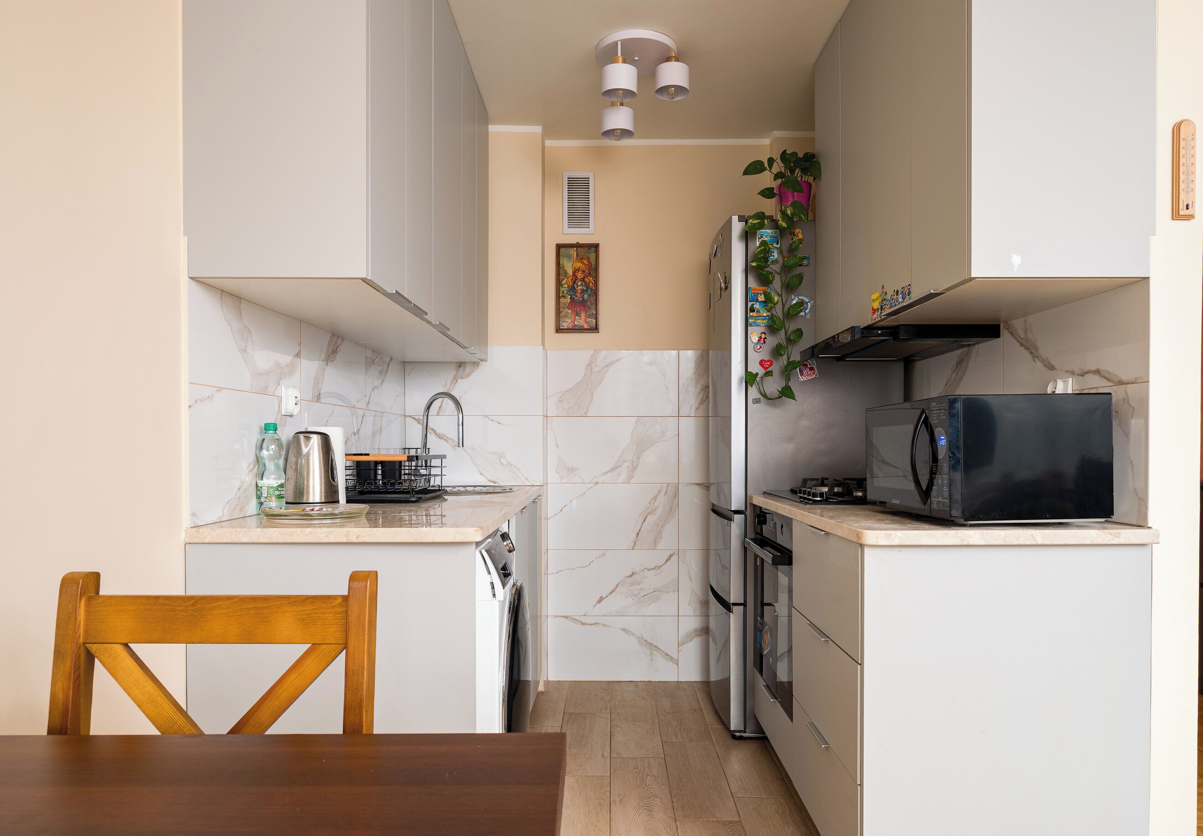 Geladeira, micro-ondas, fogão, cooktop