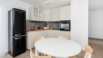 Frigorífic, forn, placa de cuina i rentaplats